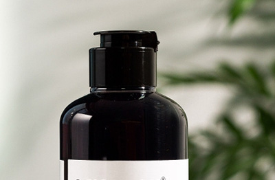 Grunnlagt i 2005, har 13000 kvadratmeter standard fabrikkbygninger, er en samling av forskning og utvikling, produksjon og salg i en av kosmetikk-emballasjematerialebedriftene.